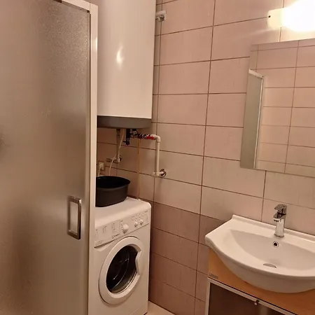 180 Lägenhet