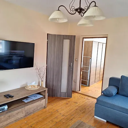 180 Apartment *